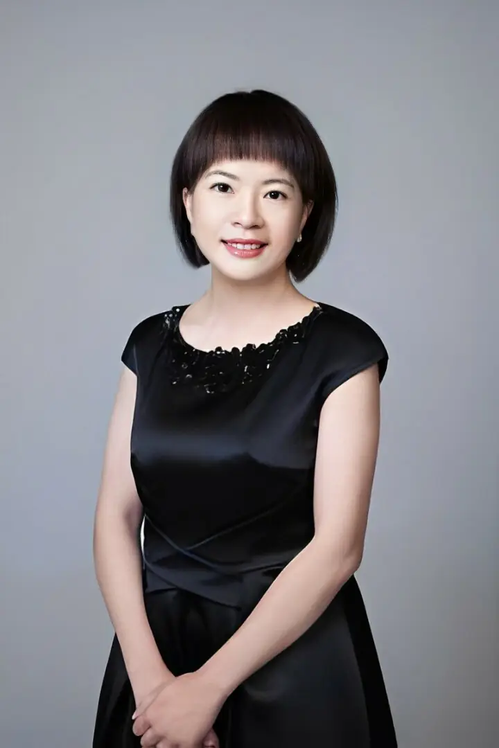 Eve Chuang, Personal Real Estate Corporation